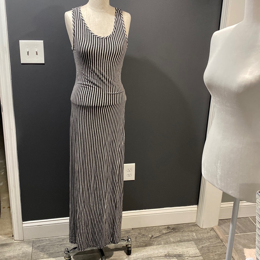 Black and white maxi dress size large